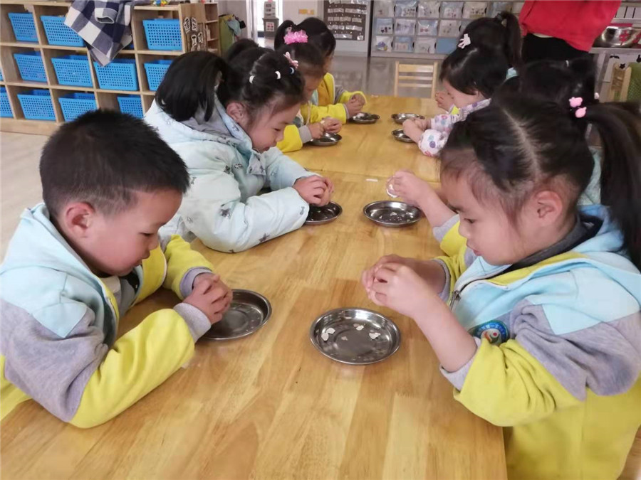 剥鸡蛋比赛 (2).jpg