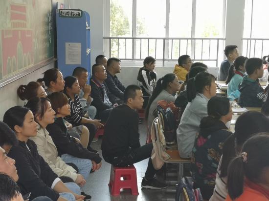 六年级家长开放日_html_53d032a.jpg