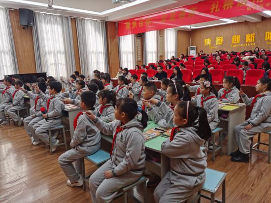 聚焦核心素养   彰显语文魅力_html_5f7b3fcd.jpg