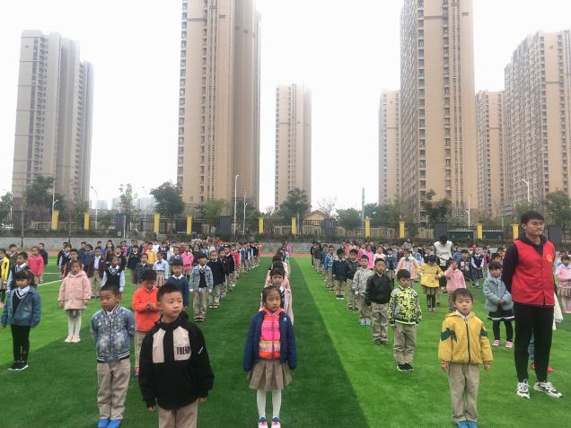 【正学丁三】文明礼仪在校园 法制安全记心上_html_m416dd4d0.jpg