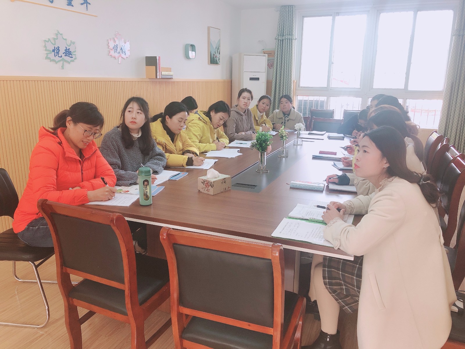 【枫香栖幼】用爱谱写师德的乐章 ——记栖霞幼儿园红枫园师德故事分享交流活动