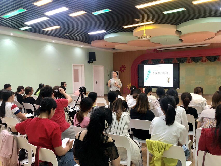 【乐活龙幼】主题显意义 课程蕴自然   ——记靖安园东片区教研活动报道