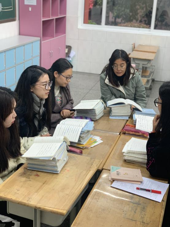 致力于教学  潜心于教研 11.27_html_m754a11f2.jpg