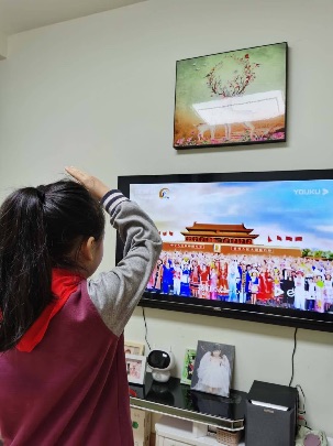 南京市丁家庄小学网上升旗仪式侧记(1)_html_3b0b11b4.jpg
