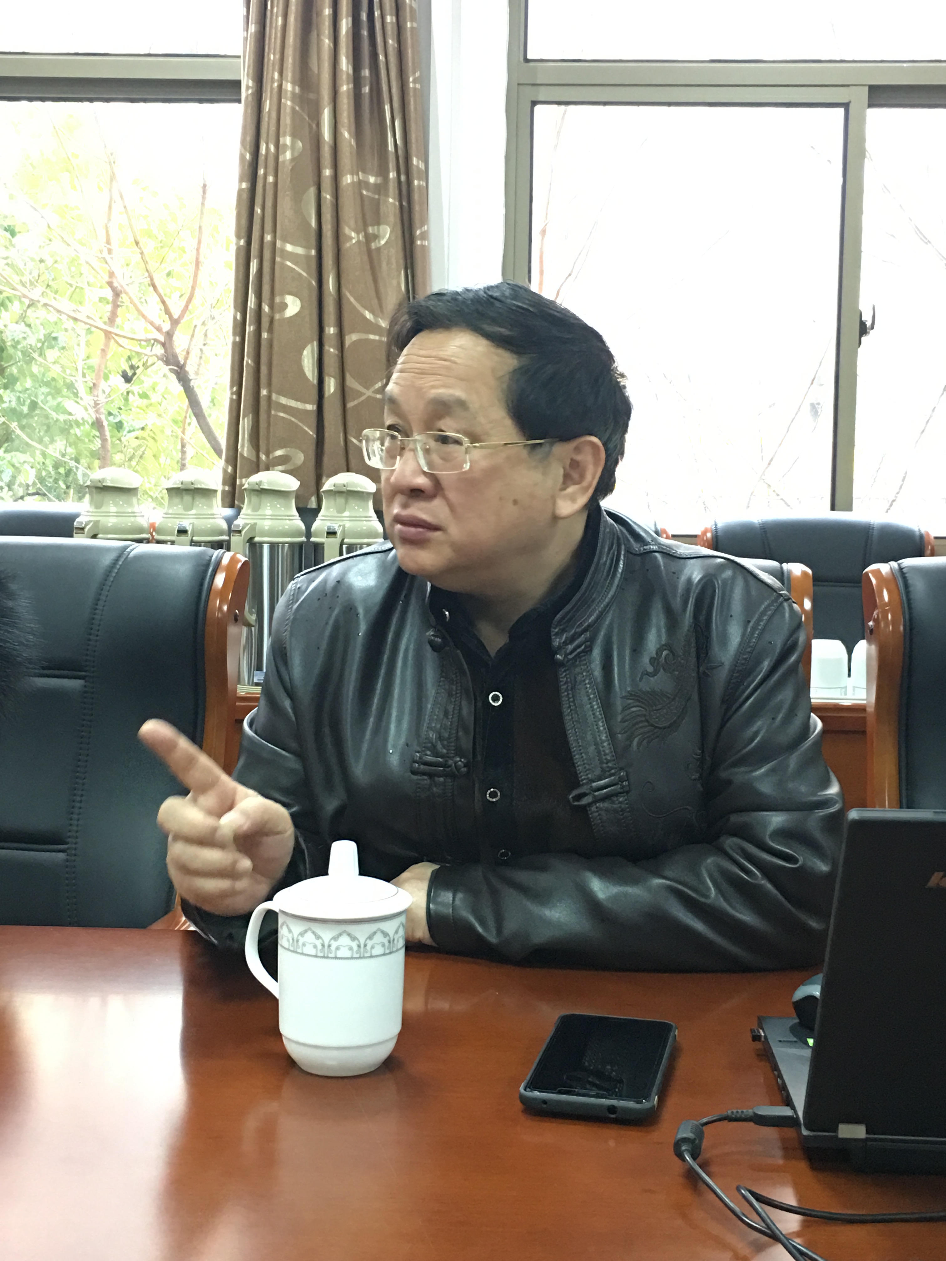 百舸争流千帆渡 春风浩荡马蹄疾