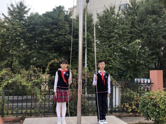 2019.10.28升旗仪式通讯稿_html_ma0ec148.jpg