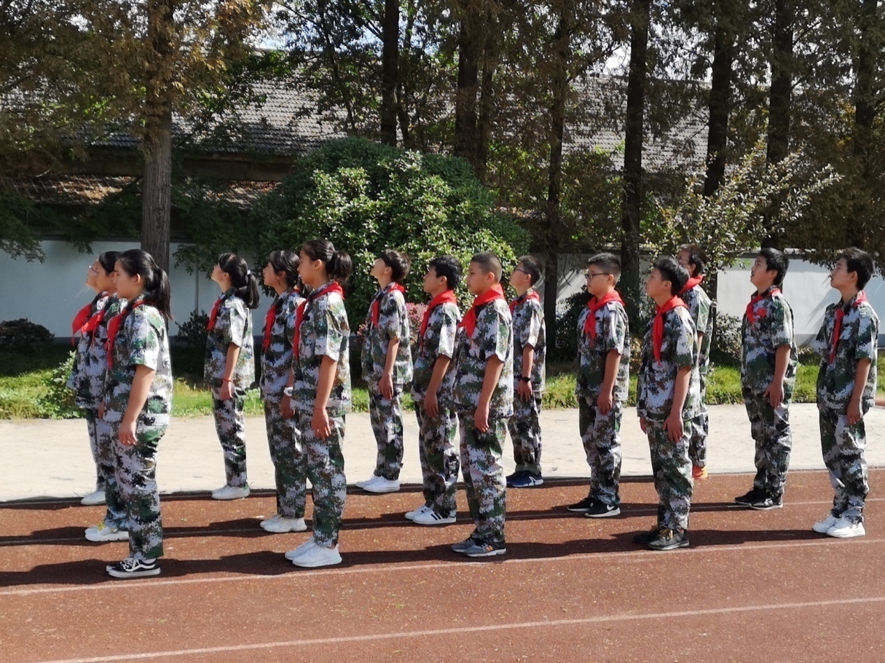 营防中学国防教育日新闻稿_html_m595e0b14.jpg