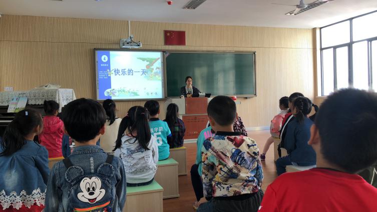 【正学丁三】增加课堂趣味，体验音乐魅力_html_m2cb9e84.jpg