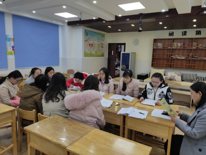 11.28 于曼曼上课新闻稿_html_m3f979c29.jpg