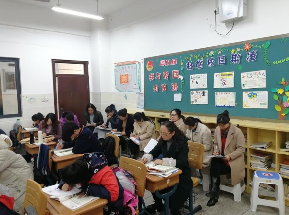 十二月份英语教研组工作小结_html_60ae7599.jpg