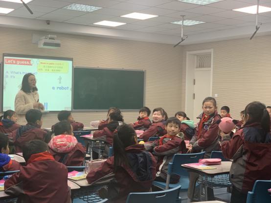 12.17 报道：丰富课堂形式 提升活动效率_html_46b119ea.jpg