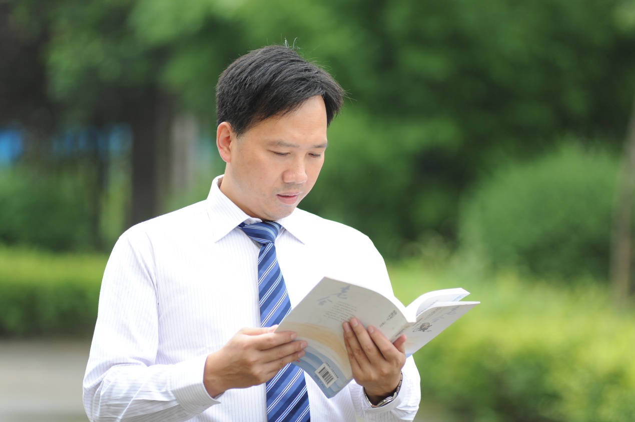 【张迎东名校长工作室】主持人简介及职责_html_m2b51c607.jpg
