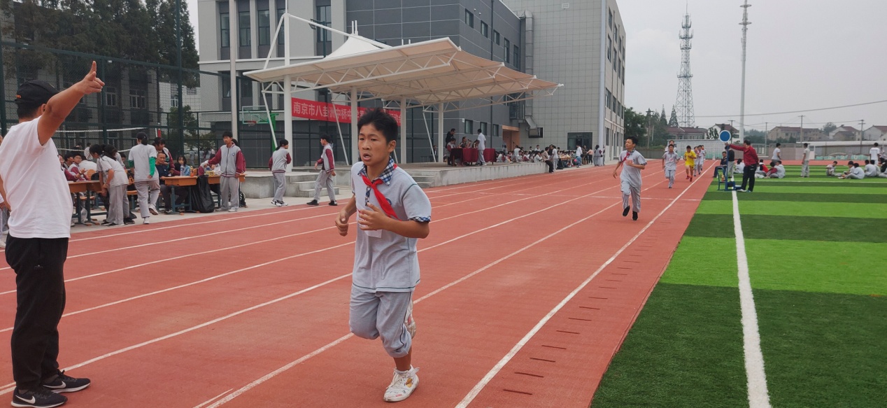 运动会新闻稿_html_793d05ec.jpg