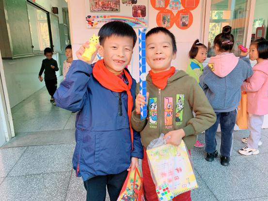留下爱心 带走幸运_html_m23c2851.jpg
