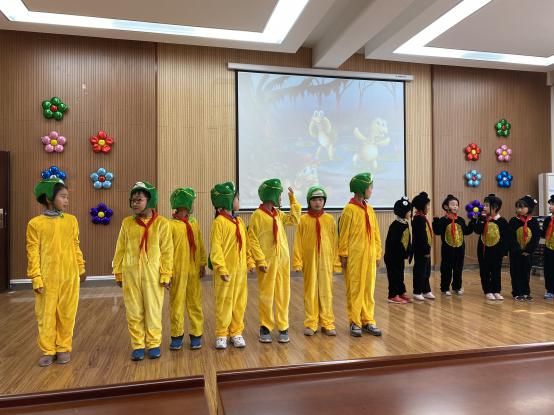 儿童剧报道_html_2fc57b06.jpg