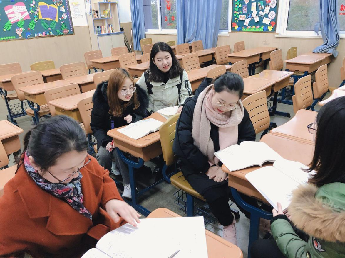 二年级语文组内研讨课报道_html_3418eb61.jpg