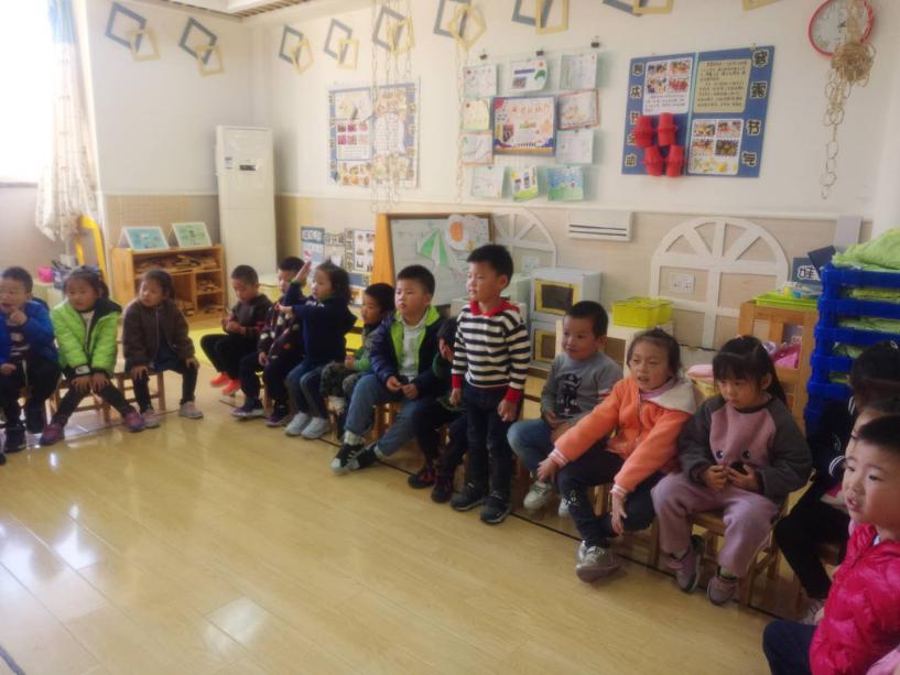 20191018家园启新知，书香润童心——中班年级组故事团活动_html_4b241717.jpg