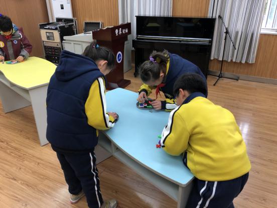 1218达人PK赛董智写_html_m4ad748e5.jpg