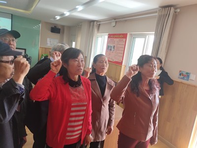 教育提供了坚强的政治保障。.jpg