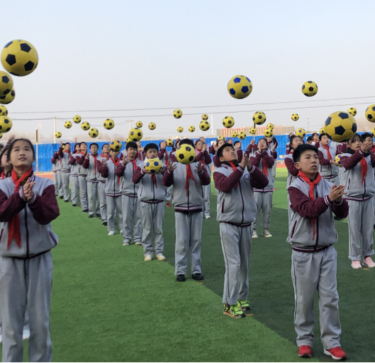 中桥中学第十届圭易杯颁奖大会_html_3cd7177a.png