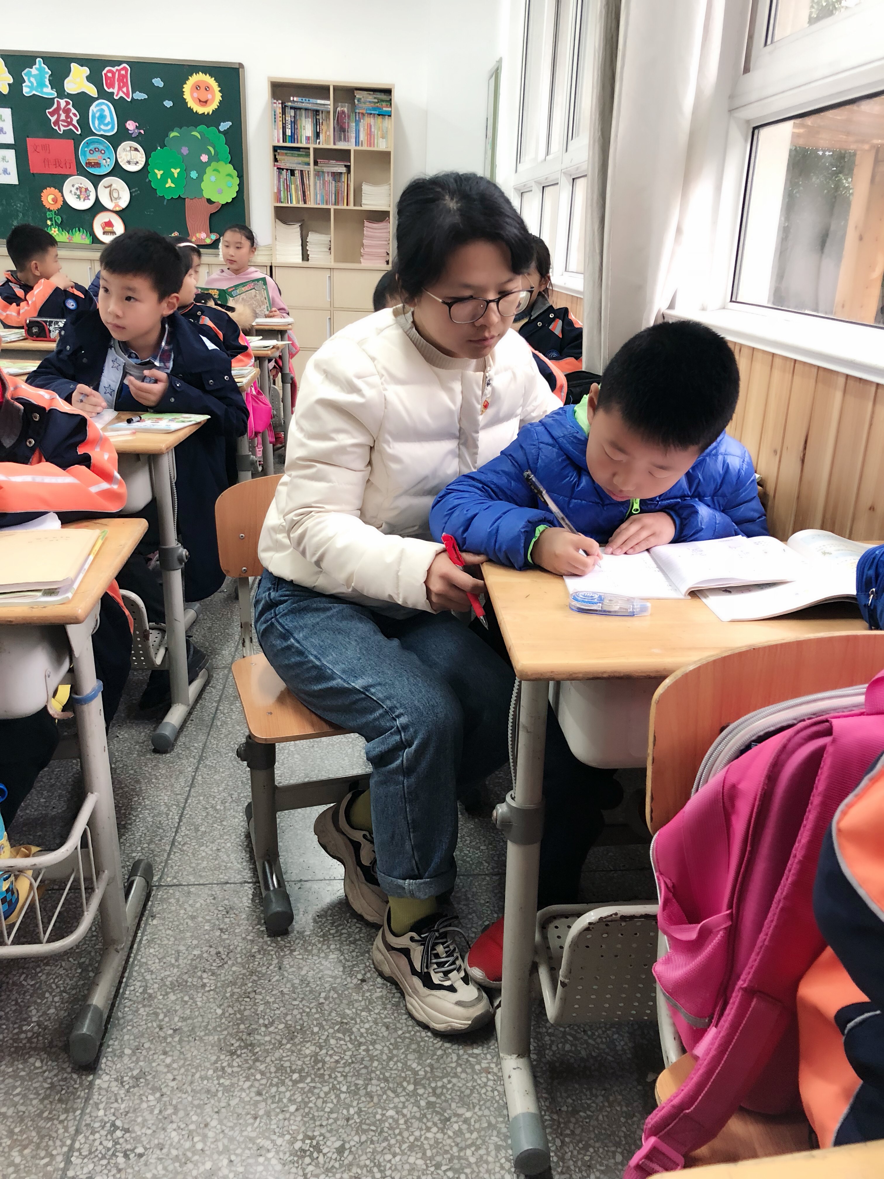 江畔先锋·特色活动_html_3eff2a5e.jpg