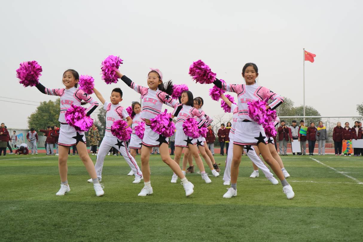 4.3.3 中桥中学承办2018年区长杯女子组决赛新闻报道_html_m5aefe251.jpg