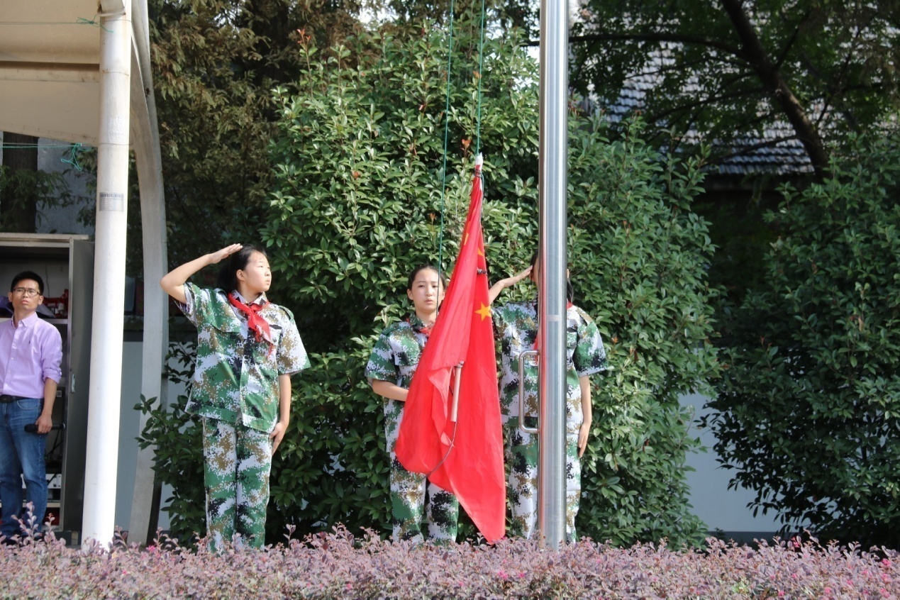 营防中学国防教育日新闻稿_html_m5c68e1c9.jpg