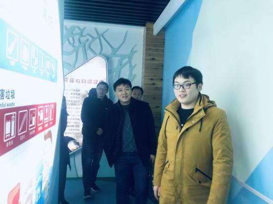 科技校园检查报道_html_m45a6c3ec.jpg