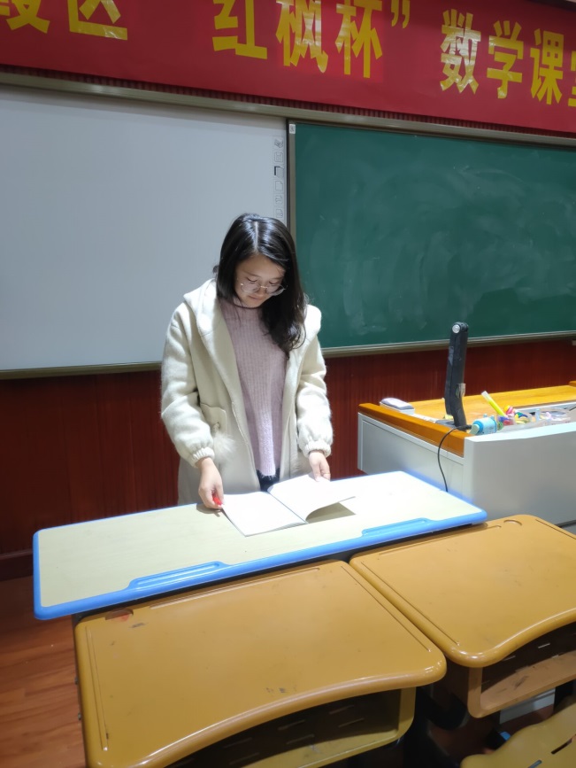 期中质量分析会新闻稿_html_me7d8a69.jpg