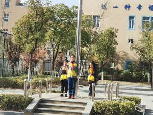 【星光摄小】强身健体，健康成长  摄小天佐路校区第11周升旗仪式系列报道