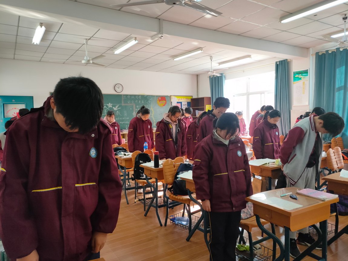 不忘历史，矢志复兴---中桥中学国际公祭日纪念活动_html_m1b9e4248.png