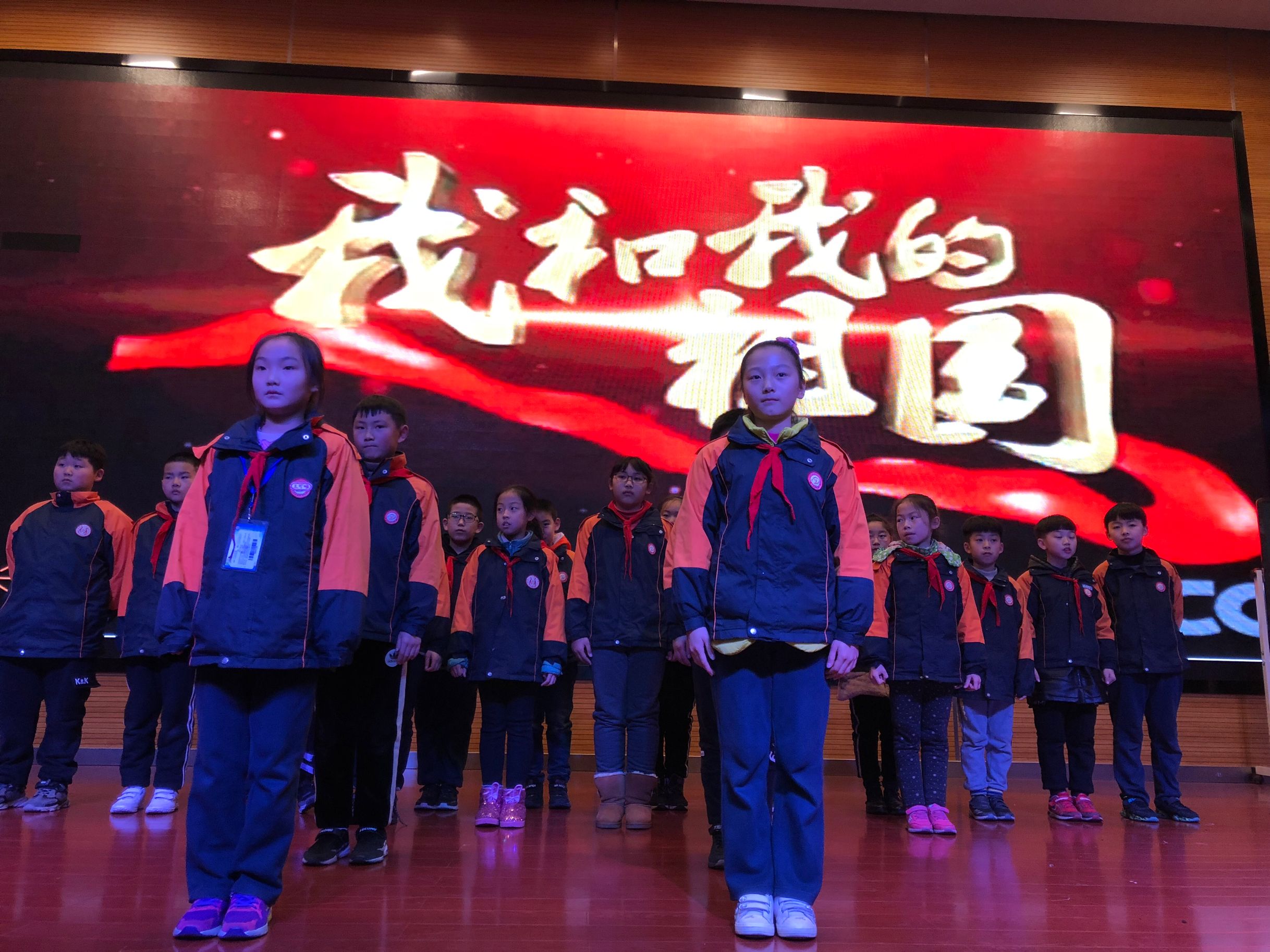 系列活动四年级传统诗词吟诵比赛报道（19.12.25）_html_m62522885.jpg