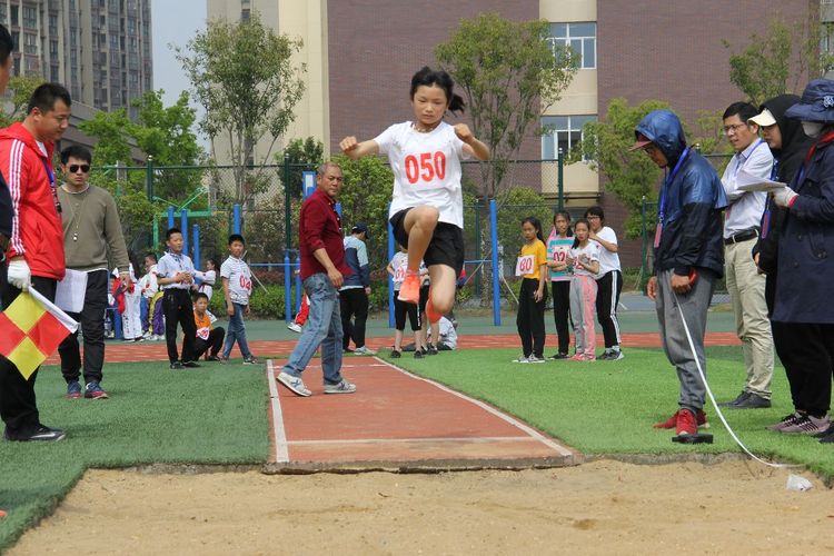 新建 DOCX 文档_html_3cf223d4.jpg