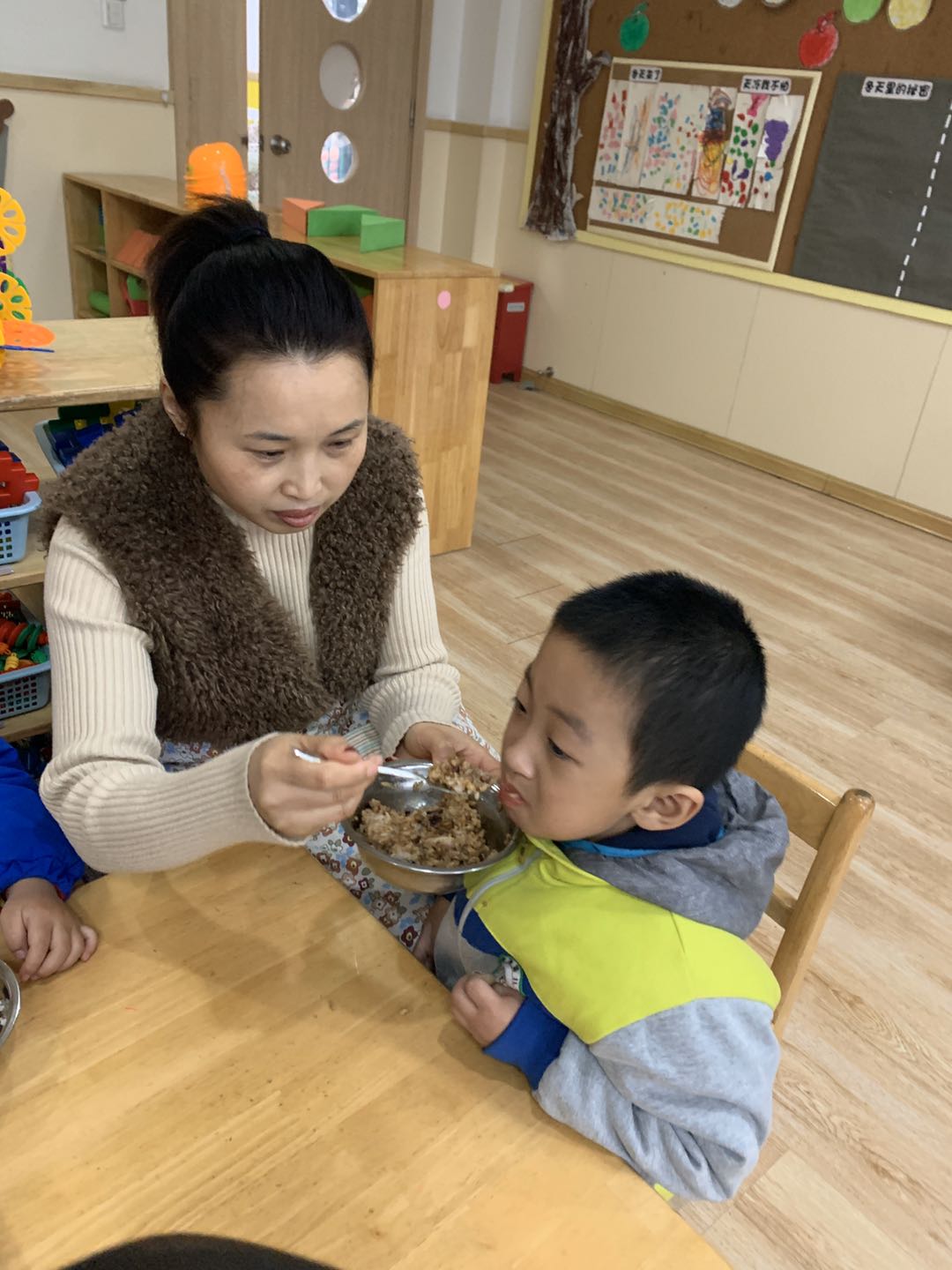 【乐活龙幼•宣传先进】小小故事 爱意相随——张肖峰老师个人先进事迹宣传