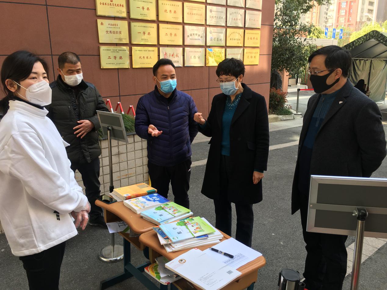 书本分发工作侧记_html_m5d8cdaf.jpg