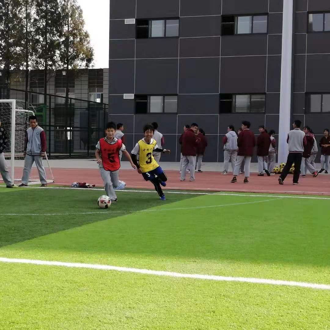 第十届“圭易杯”班级足球联赛开赛啦！_html_6f329892.jpg