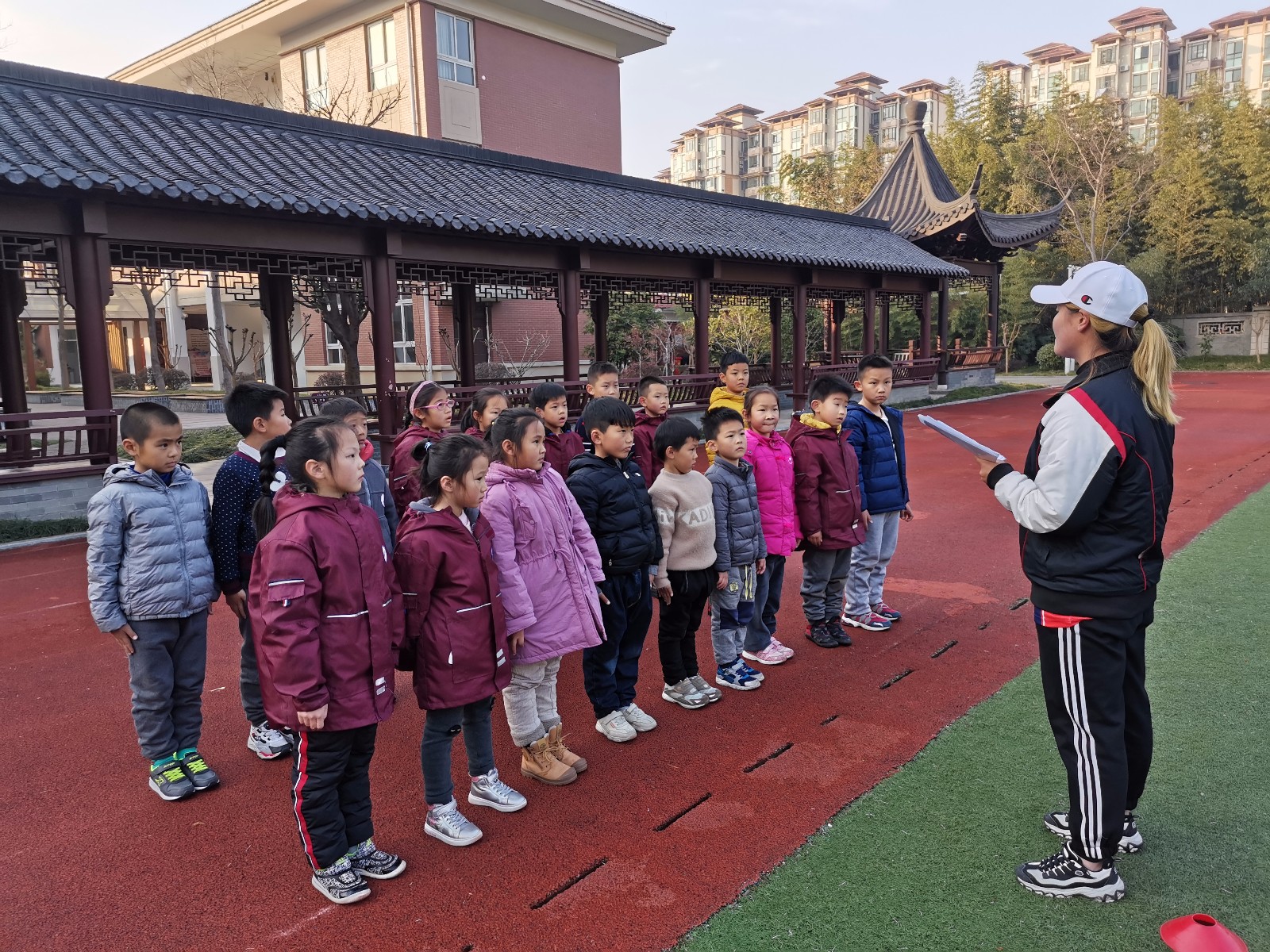 紫金小学“知行”社团——“栉风”棒垒球社团