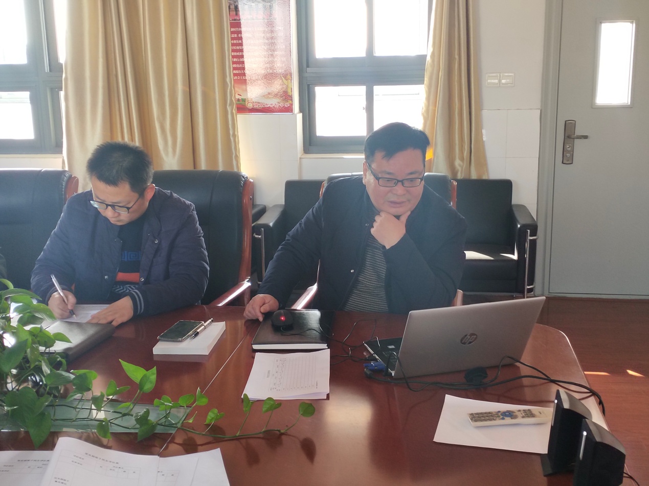 南京市营防中学召开专题组织生活会_html_m5ee55203.jpg