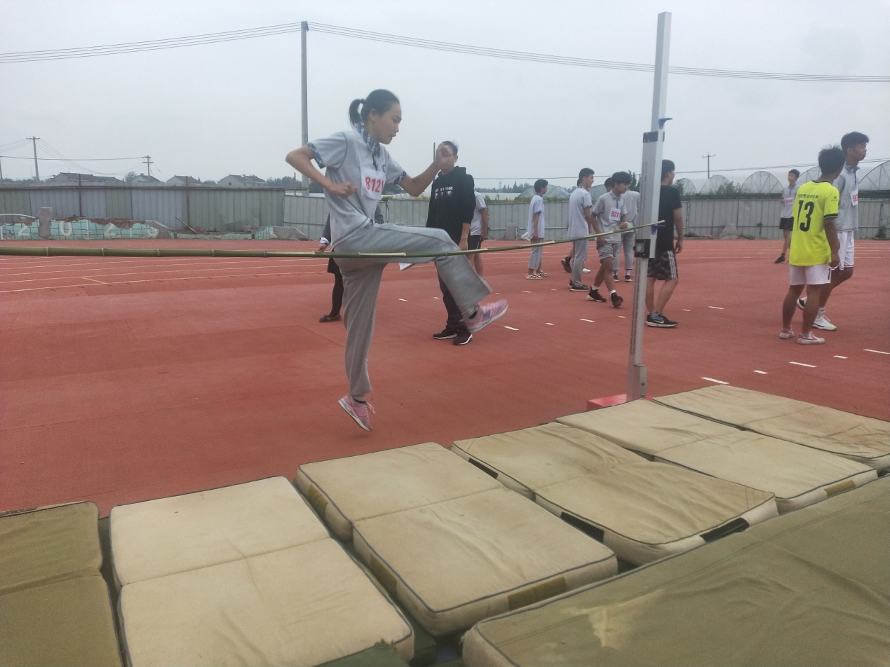 运动会新闻稿_html_m5f6ced2a.jpg