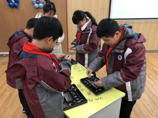 1218达人PK赛董智写_html_3eddd674.jpg