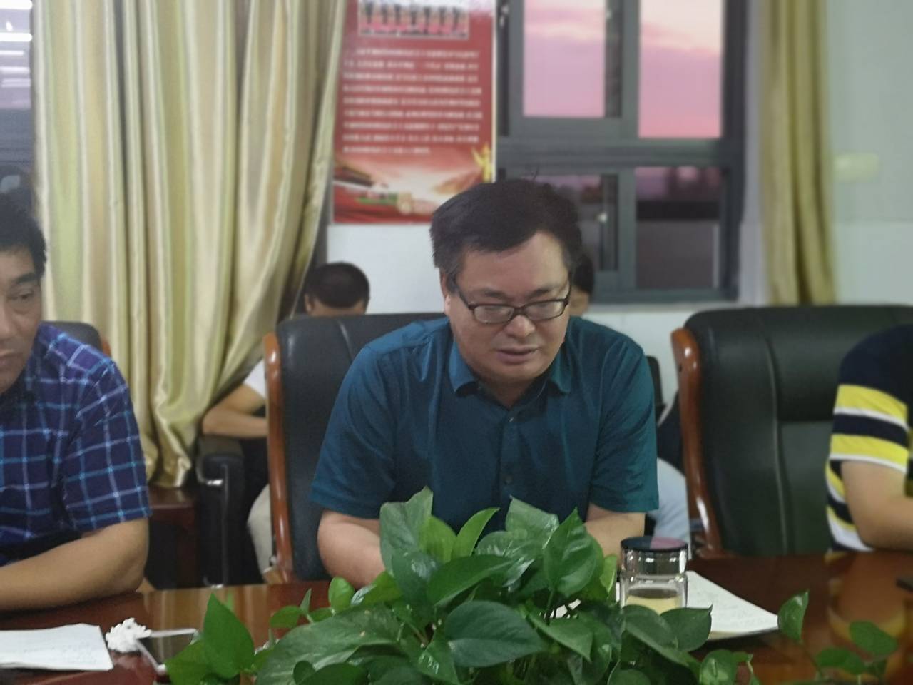 九年级教学工作研讨会报道(2)_html_2f5f147f.jpg