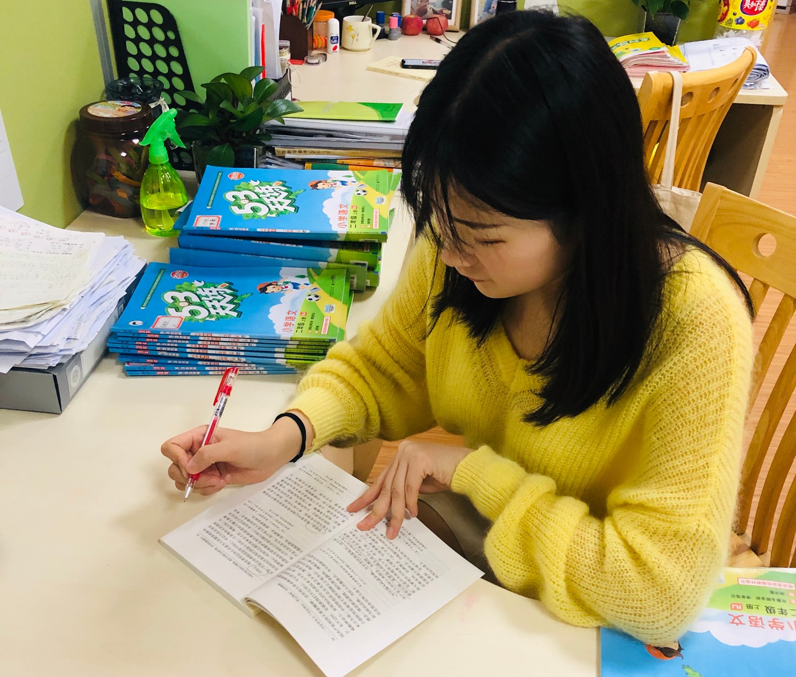 【大爱青秀】聚焦新时代，聆听新声音——青秀城小学党支部组织党员教师学习《习近平关于“不忘初心、牢记使命”论述摘编》系列报道之四