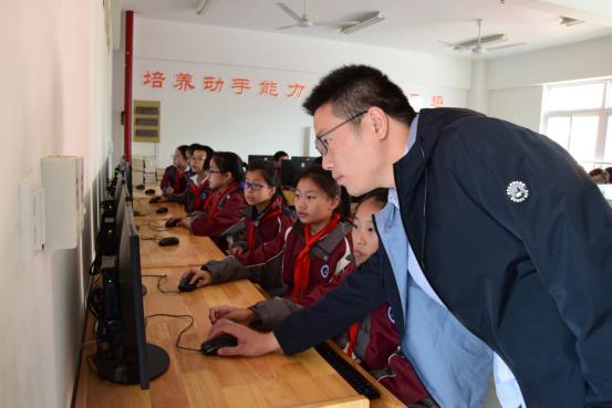 规范办学行为 促进教育公平_html_10e6581c.jpg
