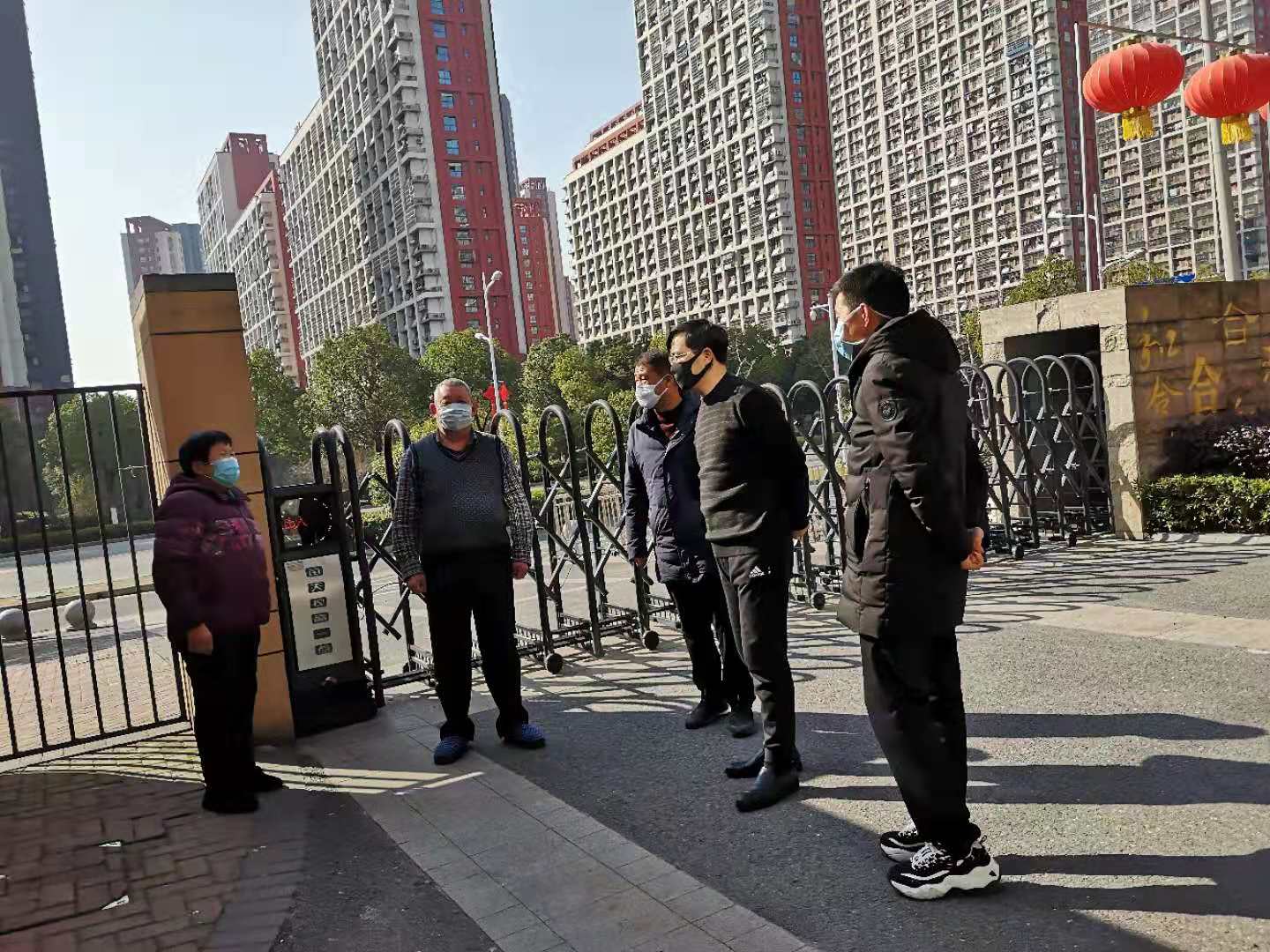 200201【和雅丁小】防控疫情 党员先行_html_m1a8aaded.jpg