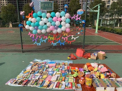 玩转跳蚤书市 乐淘和雅少年 新闻稿_html_4660c2c4.jpg
