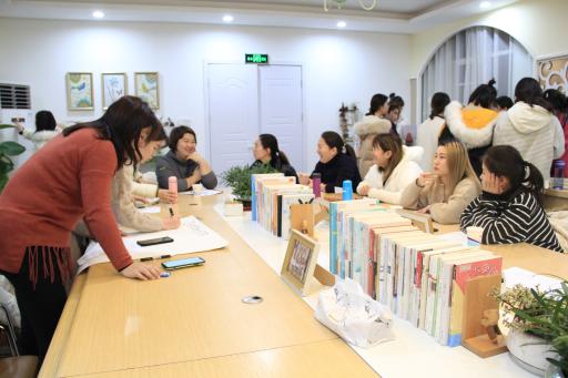 （生命迈幼·校园新闻）牵手共进 共同成长(1)(1)_html_5e6fb733.jpg