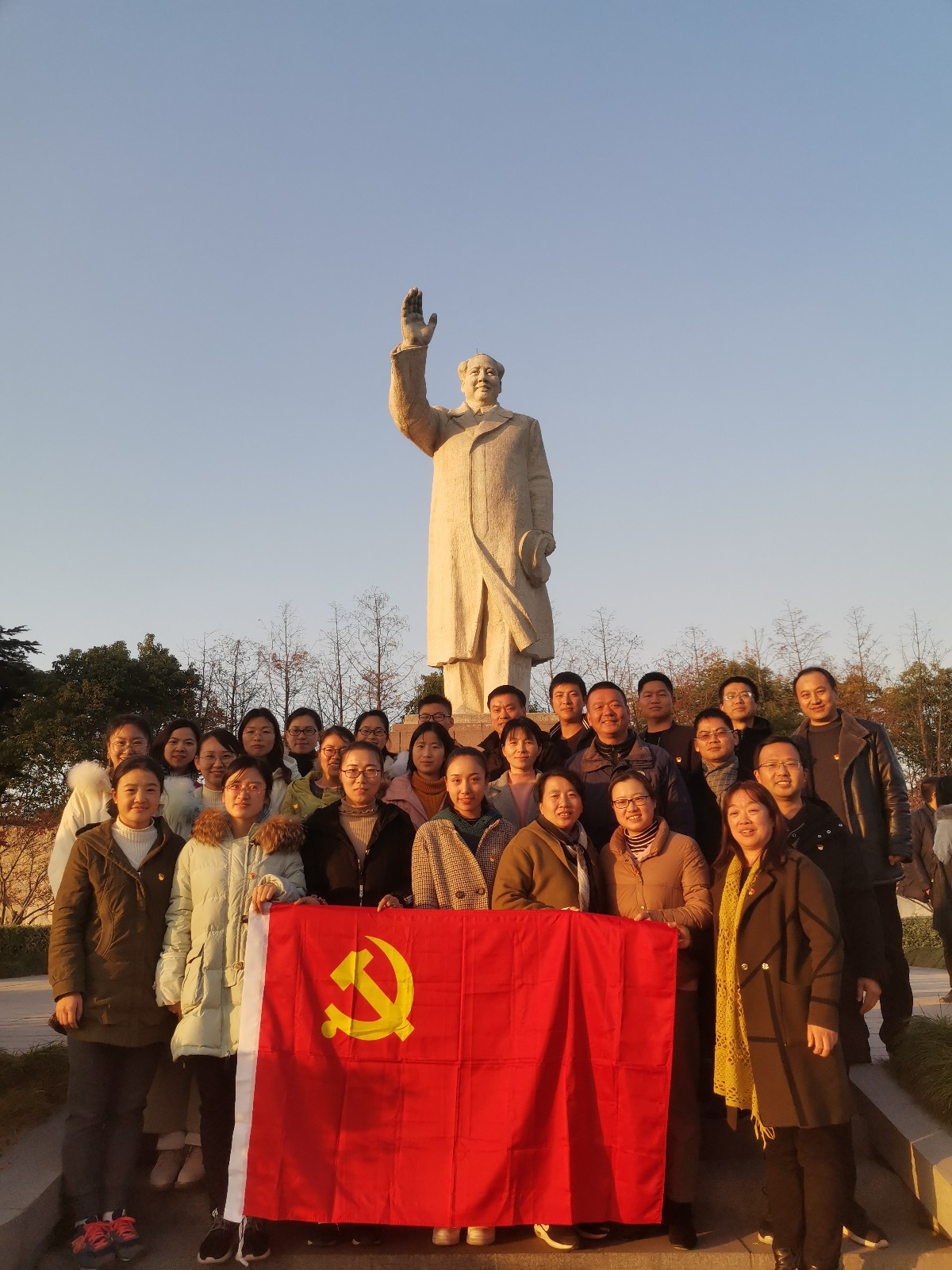 2 第一支部合影.jpg