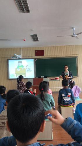【正学丁三】增加课堂趣味，体验音乐魅力_html_52f07a84.jpg