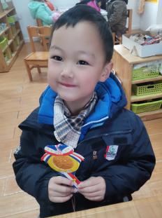 中一班班本课程《迈幼90岁啦》_html_466117de.jpg