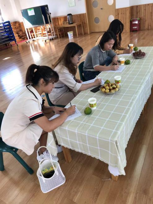 中大班家长会及家委会图文稿_html_9732209.jpg
